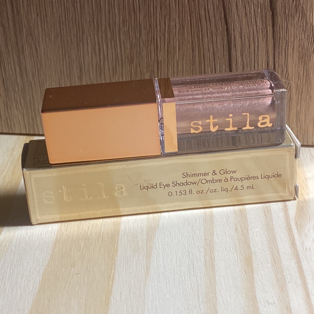 STILA shimmer & Glow shadow in KITTEN